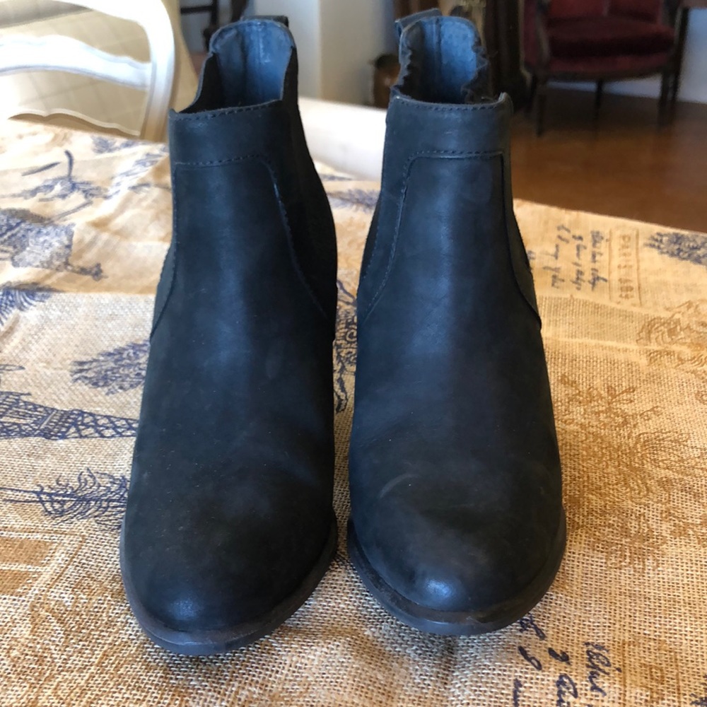 Ugg black suede ankle boots size 10
